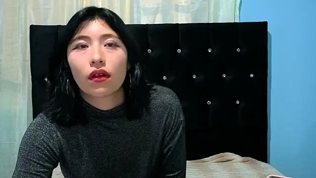 Sullyoonn online show from 10.12.25