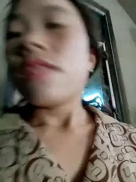 lyuyenkk online show from 10.18.25