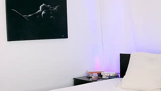 Snapshot of LeahDenver chatting on 09.30.25 LeahDenver online show from 09.30.25