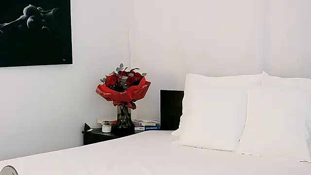 Snapshot of LeahDenver chatting on 10.13.25 LeahDenver online show from 10.13.25