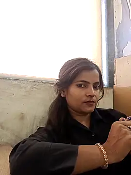 Snapshot of SexyIra89 chatting on 11.23.25 SexyIra89 online show from 11.23.25