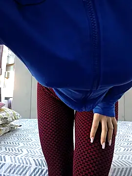 Von Dee online show from 10.31.25