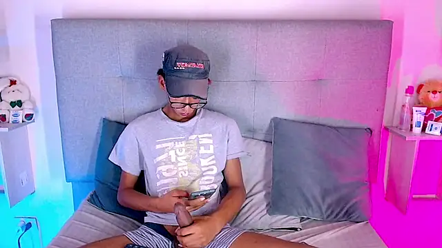 Billie Turner  online show from 09.24.25