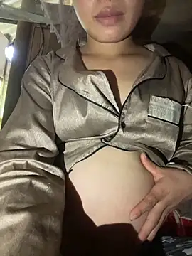 Snapshot of Van_xx chatting on 10.13.25 Van xx online show from 10.13.25