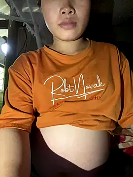 Snapshot of Van_xx chatting on 10.14.25 Van xx online show from 10.14.25