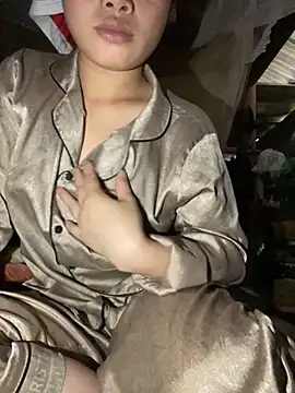 Snapshot of Van_xx chatting on 10.27.25 Van xx online show from 10.27.25