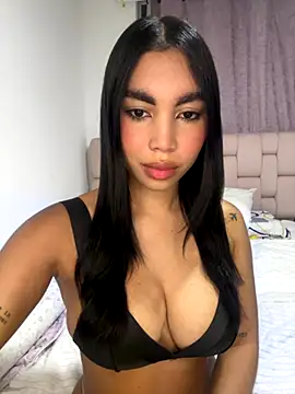 Snapshot of karolaalcendra chatting on 10.16.25 karolaalcendra online show from 10.16.25