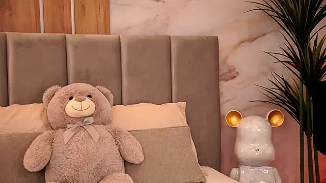 ZaraCapri online show from 10.22.25