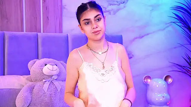 ZaraCapri online show from 11.02.25