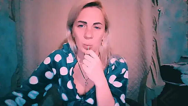 EmmaCat  online show from 10.30.25