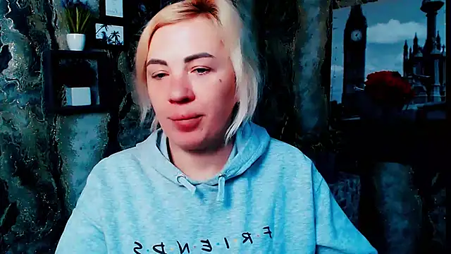 EmmaCat  online show from 02.28.26