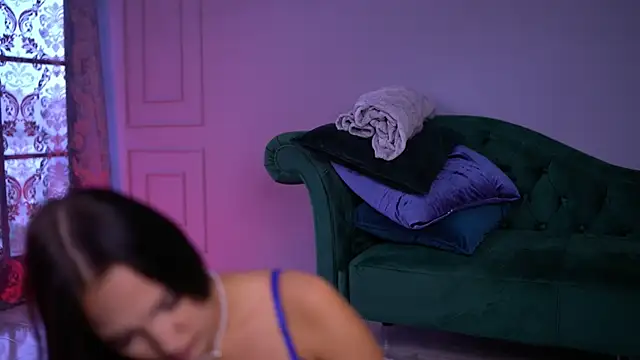 Snapshot of AlishaRossen chatting on 10.04.25 AlishaRossen online show from 10.04.25