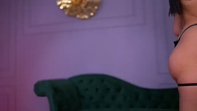 Snapshot of AlishaRossen chatting on 10.07.25 AlishaRossen online show from 10.07.25