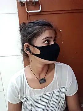 Snapshot of Arti_ chatting on 09.22.25 Arti  online show from 09.22.25