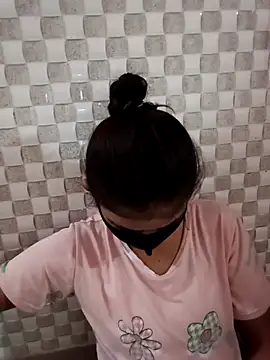 Snapshot of Arti_ chatting on 09.26.25 Arti  online show from 09.26.25