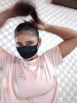 Snapshot of Arti_ chatting on 09.27.25 Arti  online show from 09.27.25