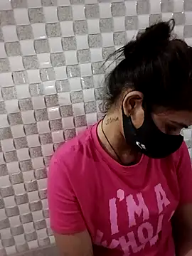 Snapshot of Arti_ chatting on 10.02.25 Arti  online show from 10.02.25