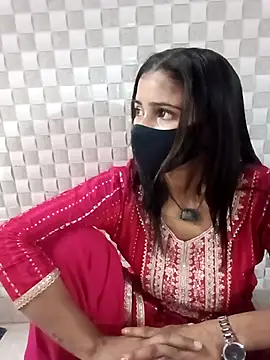 Snapshot of Arti_ chatting on 10.07.25 Arti  online show from 10.07.25