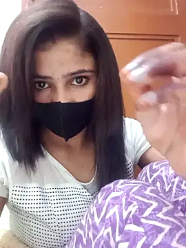 Snapshot of Arti_ chatting on 10.13.25 Arti  online show from 10.13.25