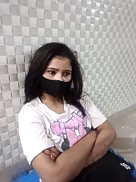 Snapshot of Arti_ chatting on 10.18.25 Arti  online show from 10.18.25