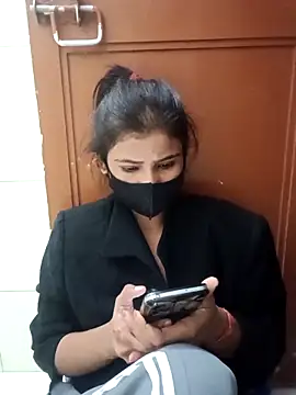 Snapshot of Arti_ chatting on 10.26.25 Arti  online show from 10.26.25