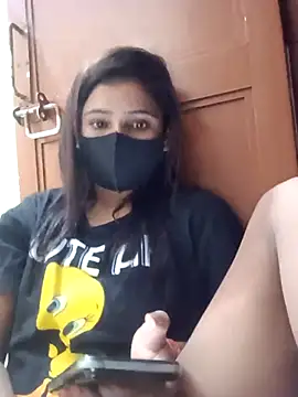 Snapshot of Arti_ chatting on 10.29.25 Arti  online show from 10.29.25