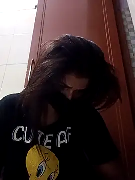 Snapshot of Arti_ chatting on 10.30.25 Arti  online show from 10.30.25