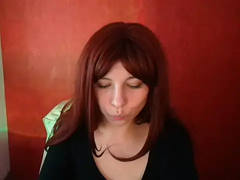 Alice Gotica online show from 10.11.25