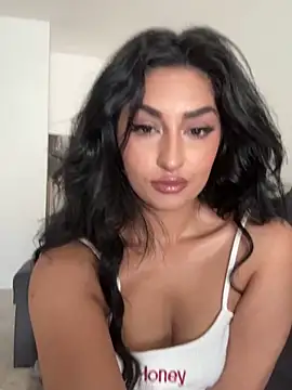 Snapshot of Mia_spicyy chatting on 06.18.26 Mia spicyy online show from 06.18.26