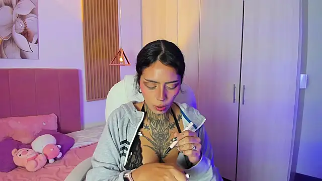 Snapshot of KoraRousee chatting on 09.27.25 KoraRousee online show from 09.27.25