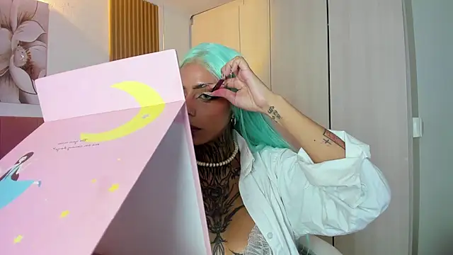 Snapshot of KoraRousee chatting on 10.03.25 KoraRousee online show from 10.03.25