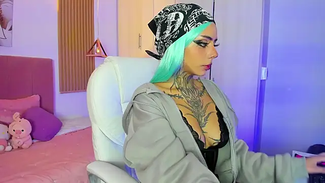 Snapshot of KoraRousee chatting on 10.06.25 KoraRousee online show from 10.06.25