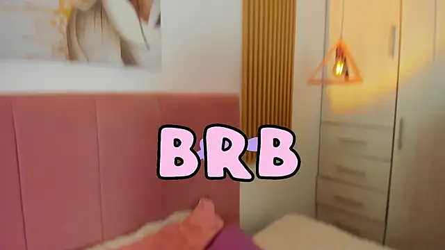 Snapshot of KoraRousee chatting on 10.12.25 KoraRousee online show from 10.12.25