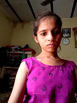 Snapshot of Saloni-Gupta chatting on 10.17.25 Saloni-Gupta online show from 10.17.25