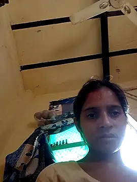 Snapshot of Saloni-Gupta chatting on 10.19.25 Saloni-Gupta online show from 10.19.25
