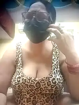 thehotlady online show from 04.06.26