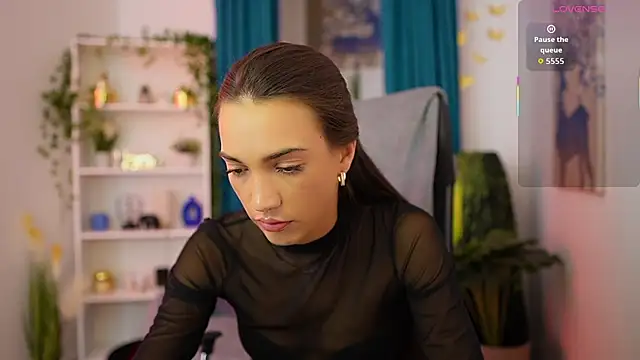 Alexis Love  online show from 11.13.25