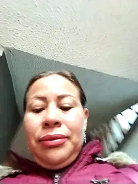 LaraCaliente online show from 02.24.26