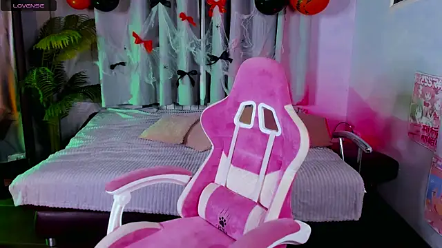 KatrinaBlaze online show from 10.25.25