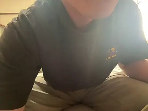 Snapshot of yu_kidayo chatting on 10.13.25 yu kidayo online show from 10.13.25