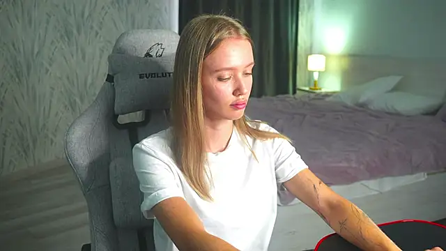 AlyssaSelmon online show from 09.13.25