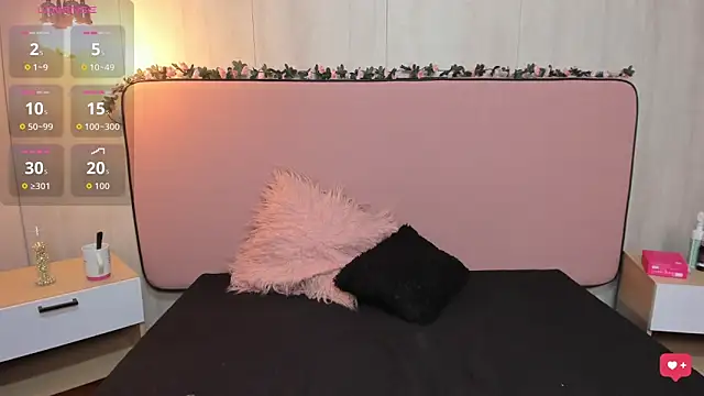 VivianSantana1 online show from 09.22.25