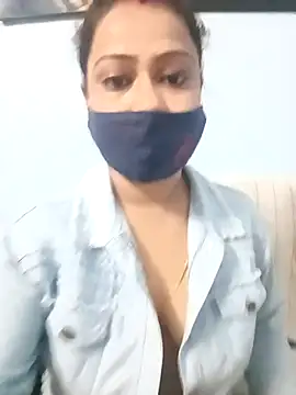 Snapshot of Deliciouskimi chatting on 11.30.25 Deliciouskimi online show from 11.30.25