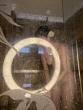 Snapshot of Isabella_Montoya chatting on 10.06.25 Isabella Montoya online show from 10.06.25