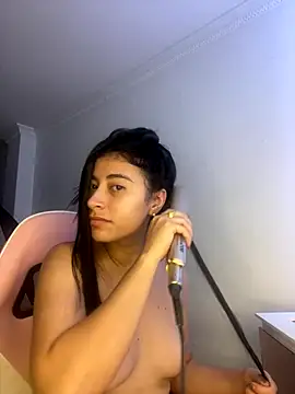 Snapshot of Isabella_Montoya chatting on 10.07.25 Isabella Montoya online show from 10.07.25