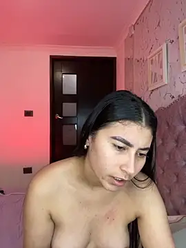 Snapshot of Isabella_Montoya chatting on 10.19.25 Isabella Montoya online show from 10.19.25