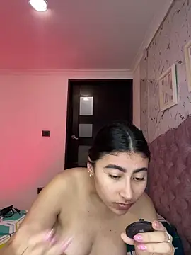 Snapshot of Isabella_Montoya chatting on 10.26.25 Isabella Montoya online show from 10.26.25