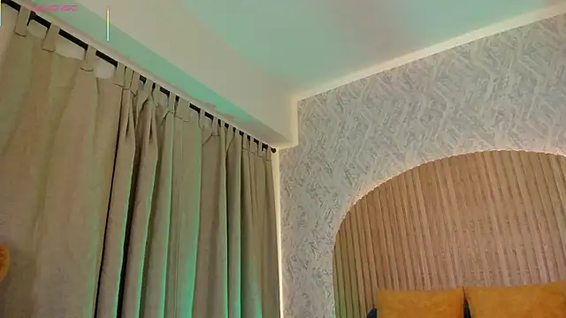 Sophiie Belle online show from 09.14.25