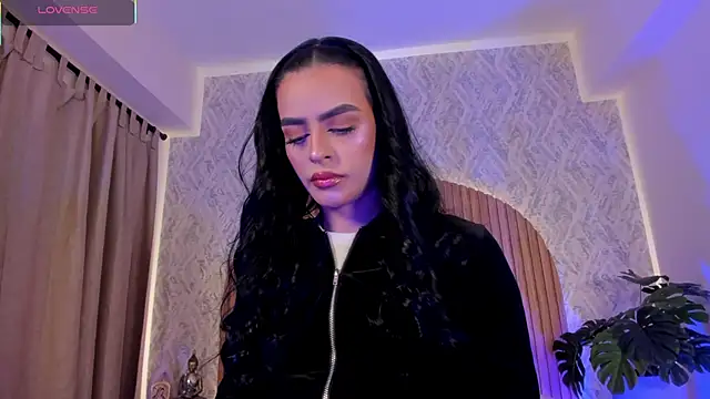 Sophiie Belle online show from 10.25.25