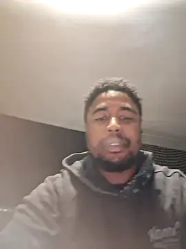 Snapshot of banj06@xh chatting on 10.24.25 banj06xh online show from 10.24.25